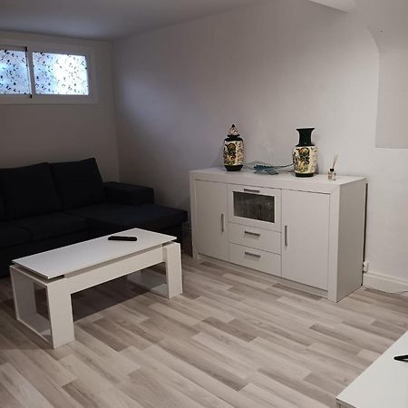 Апартаменти Apartamento Triana Alovera Екстер'єр фото